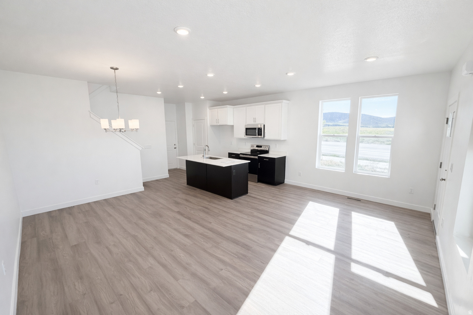 BEACON POINTE - Residential