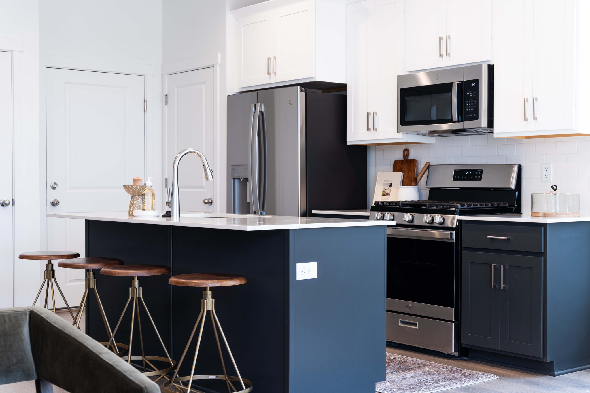 BEACON POINTE - Residential