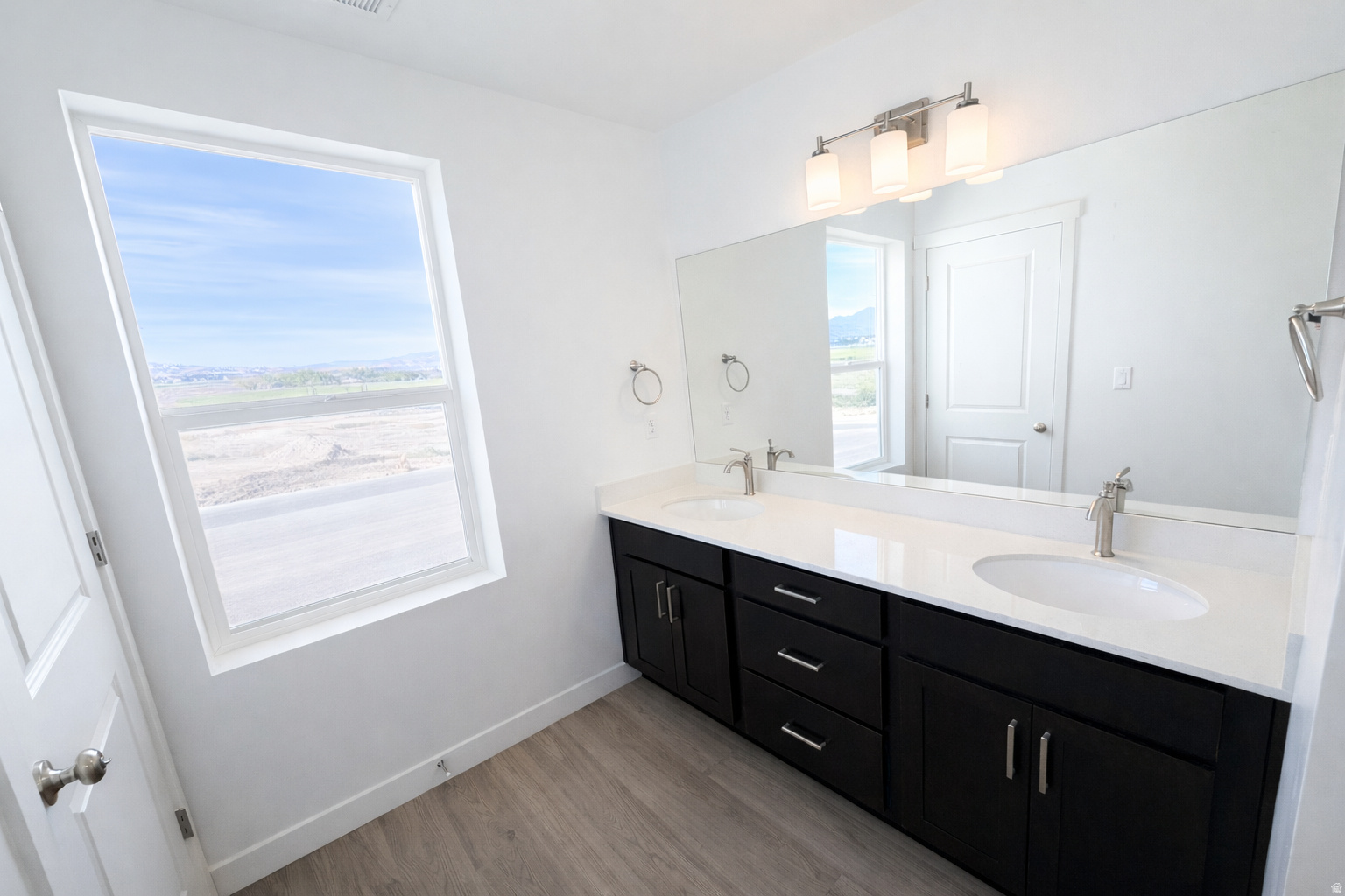 BEACON POINTE - Residential