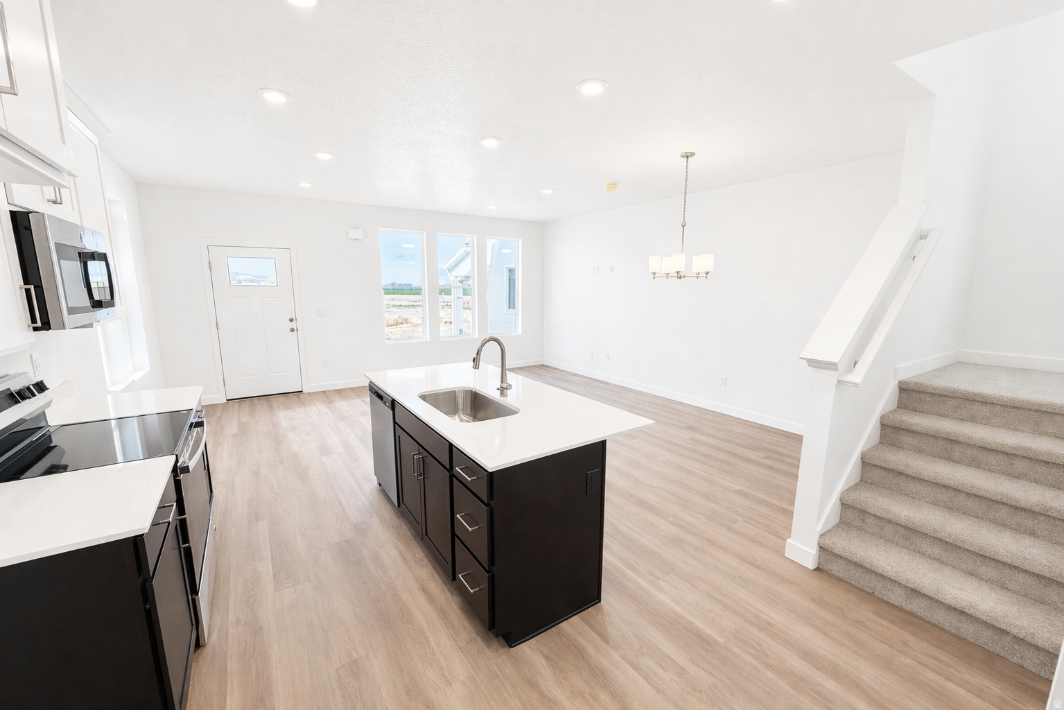 BEACON POINTE - Residential