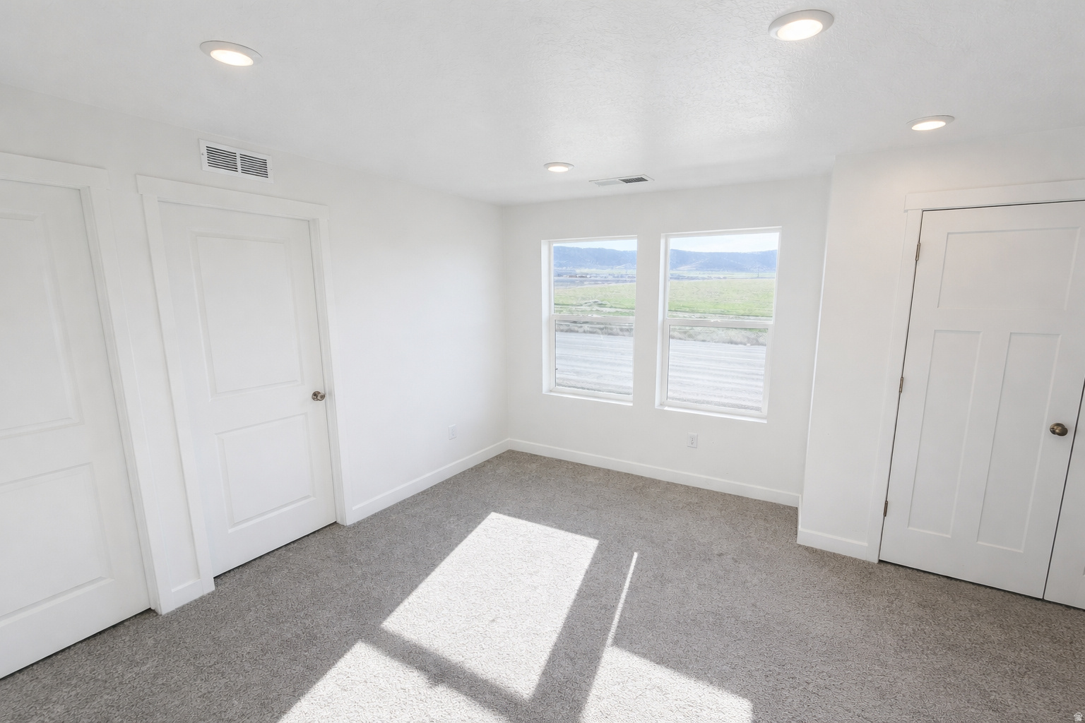 BEACON POINTE - Residential