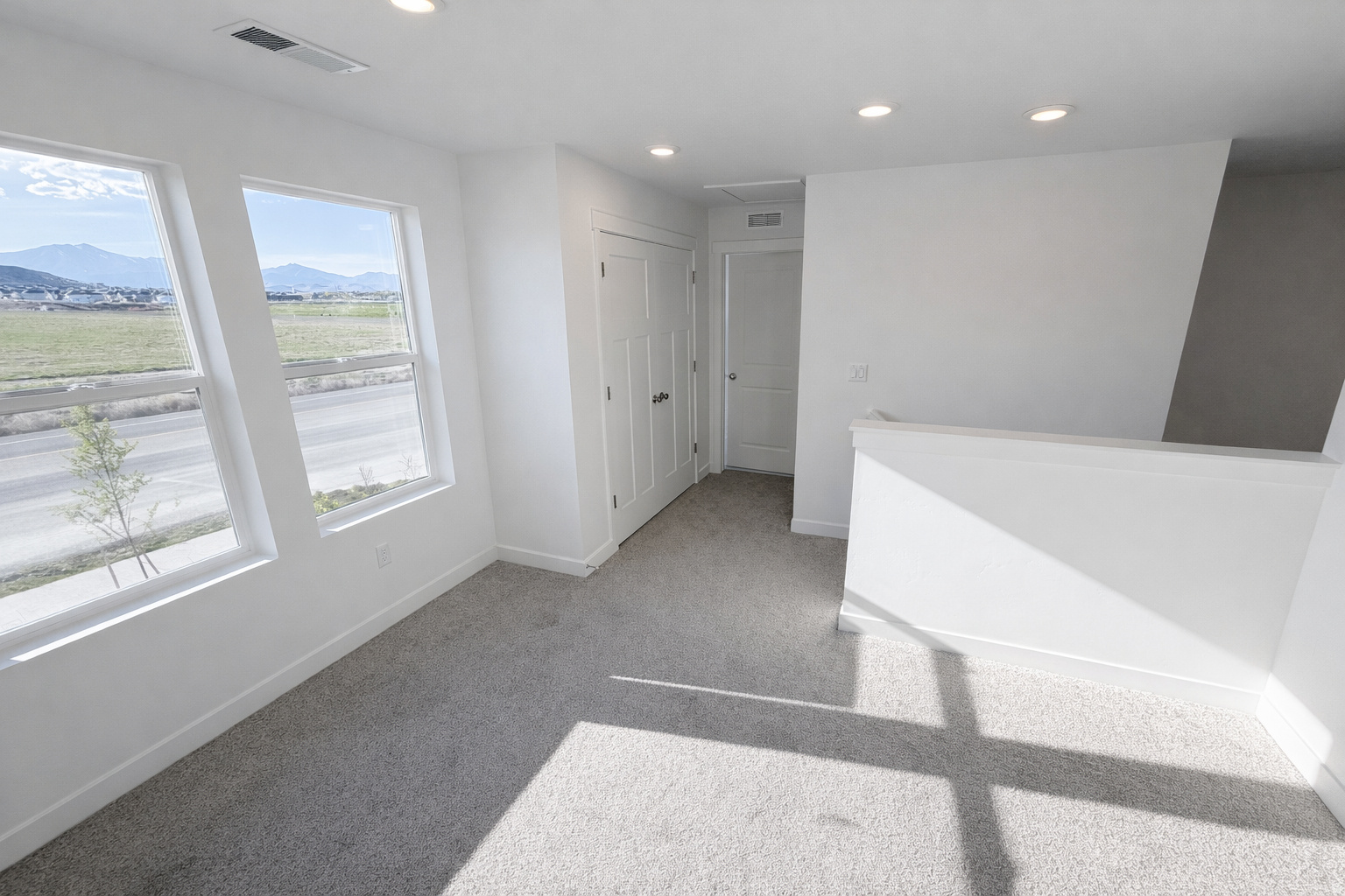 BEACON POINTE - Residential