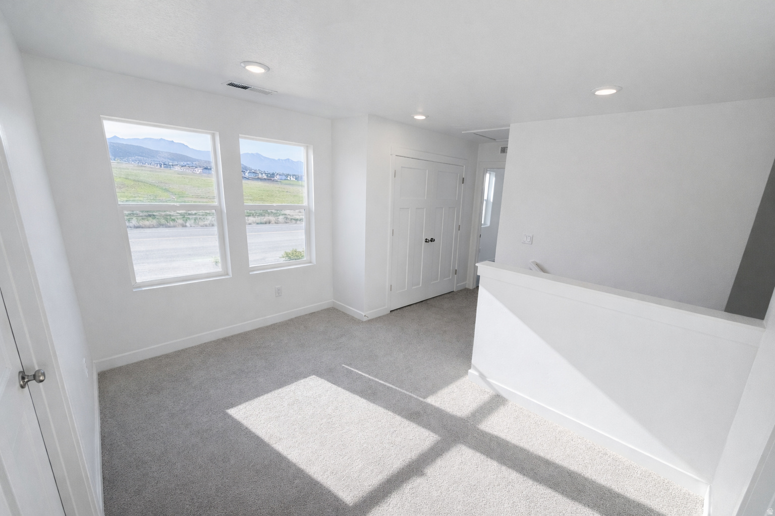 BEACON POINTE - Residential