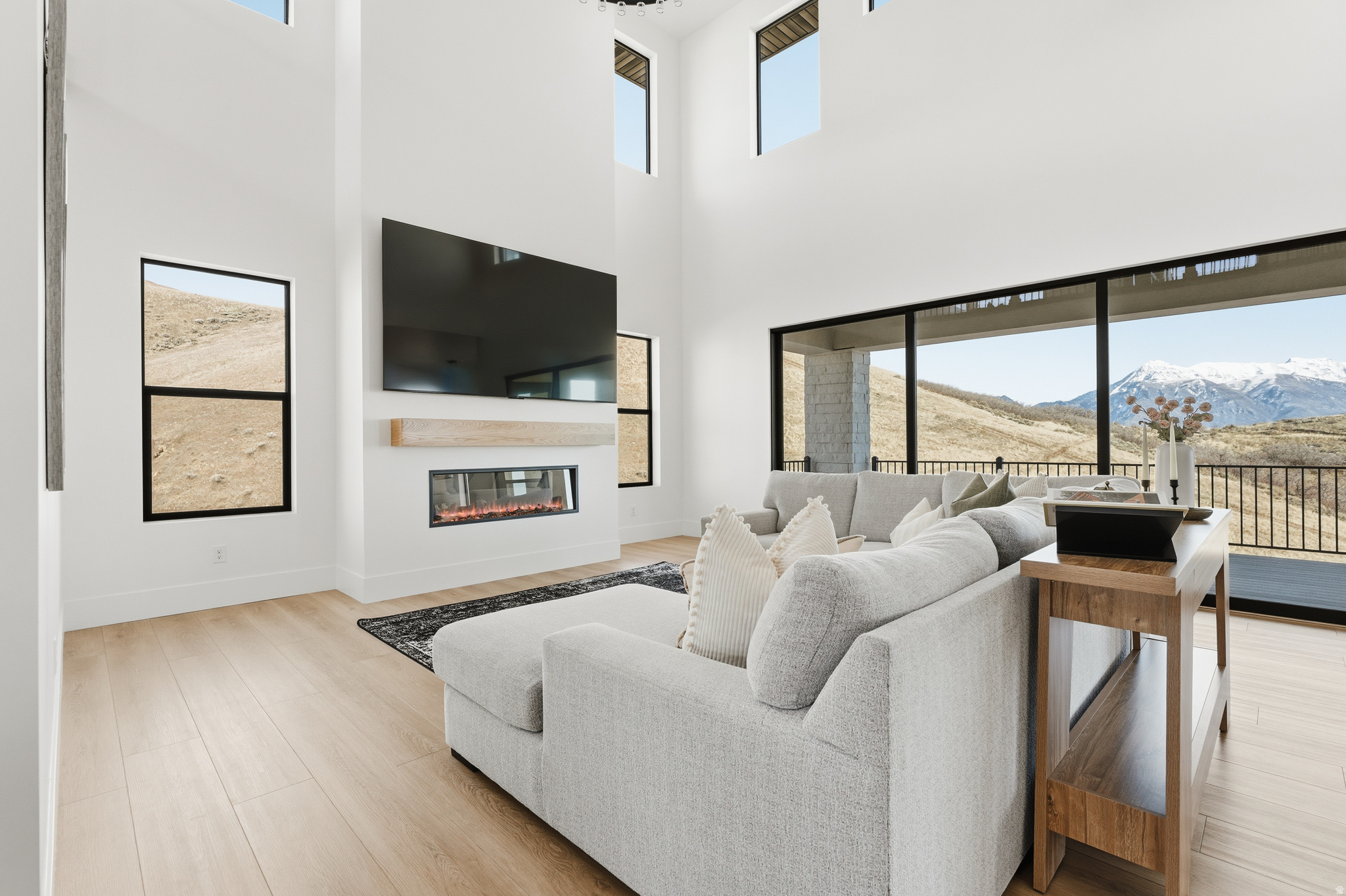 LAKEVIEW ESTATES - Residential