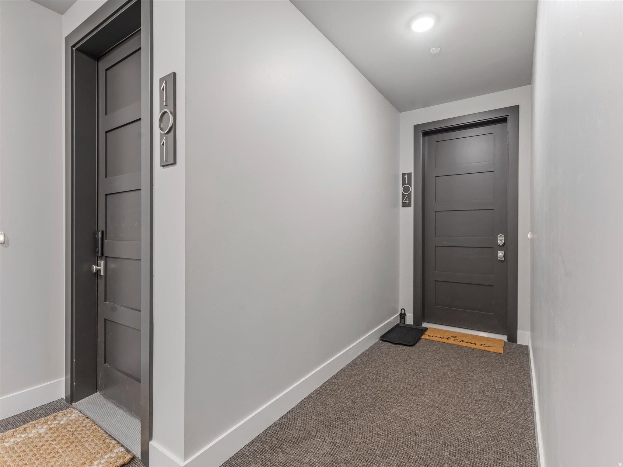 MAYFLOWER LAKESIDE - Residential