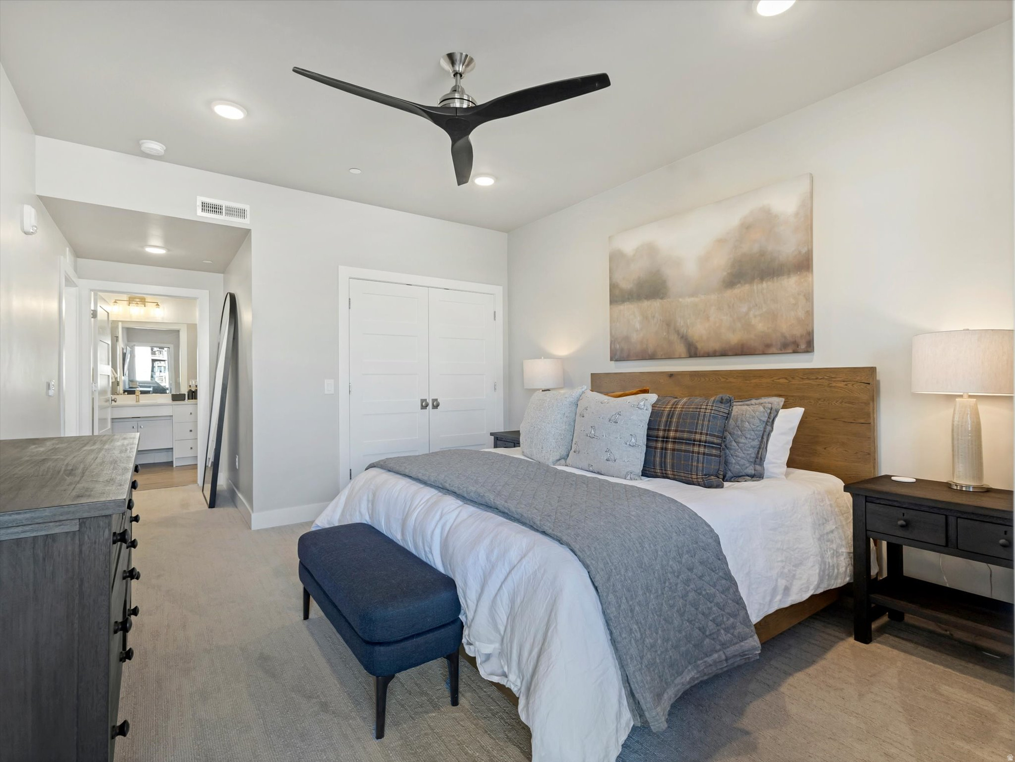 MAYFLOWER LAKESIDE - Residential