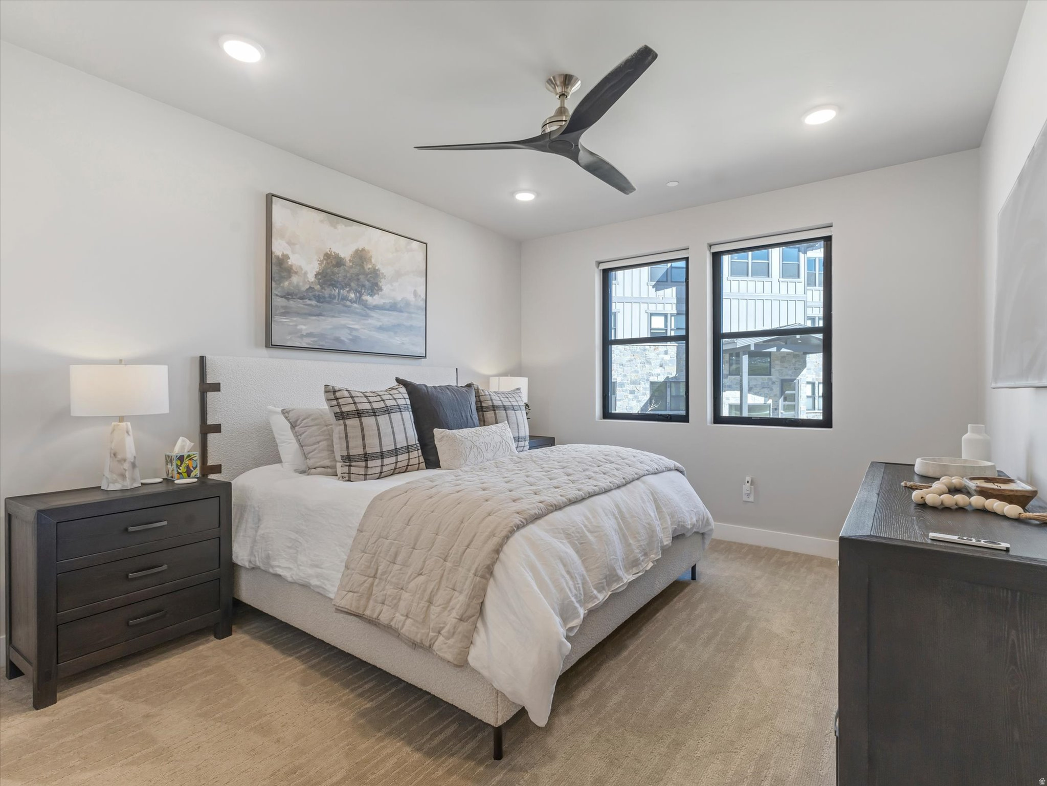 MAYFLOWER LAKESIDE - Residential