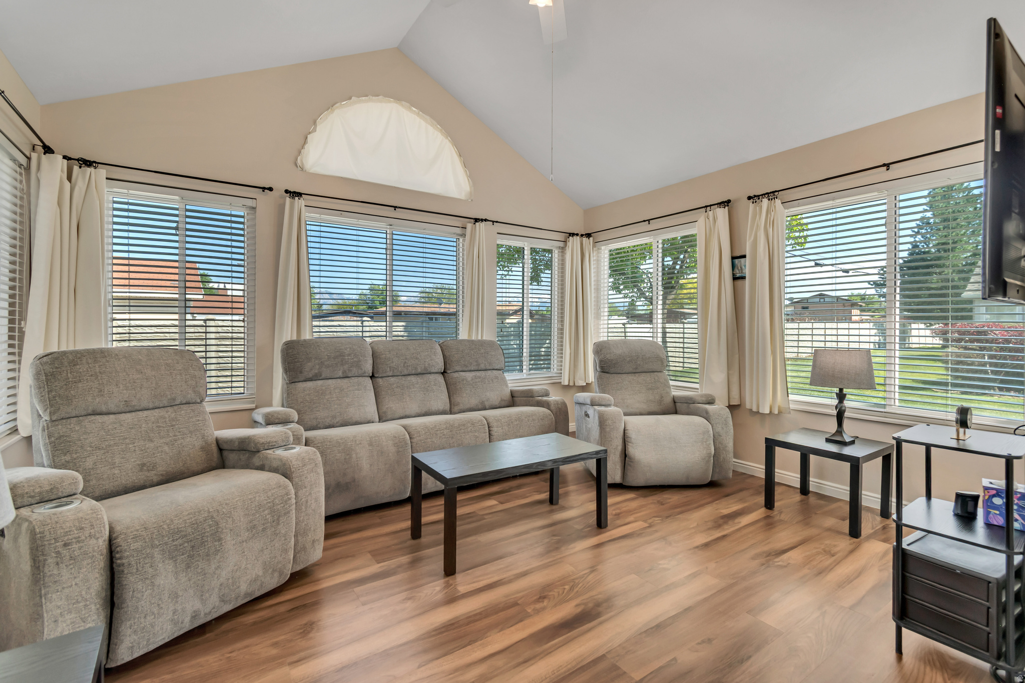 VALLEY VU VILLAS CONDOMINIUM - Residential