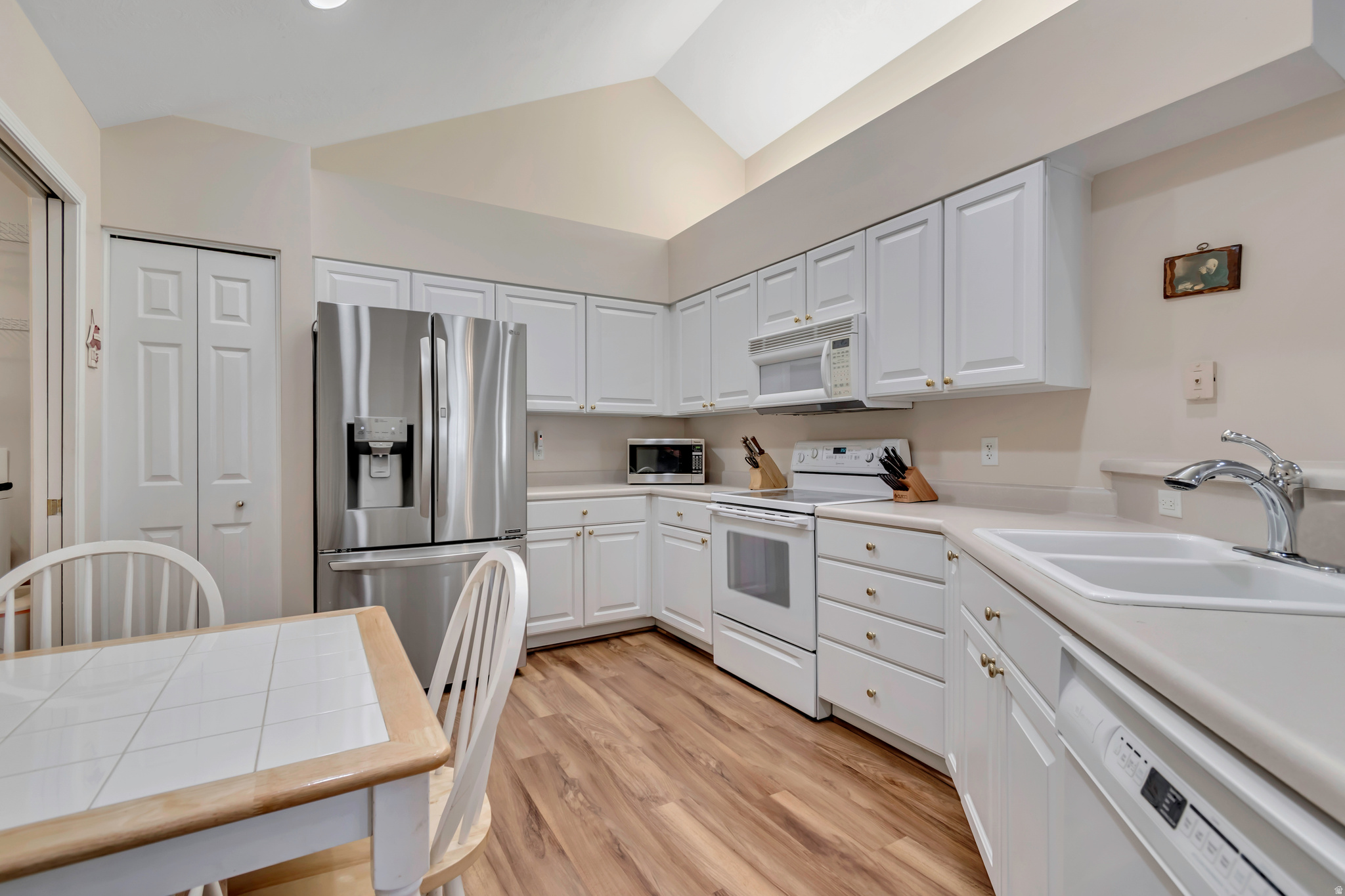 VALLEY VU VILLAS CONDOMINIUM - Residential