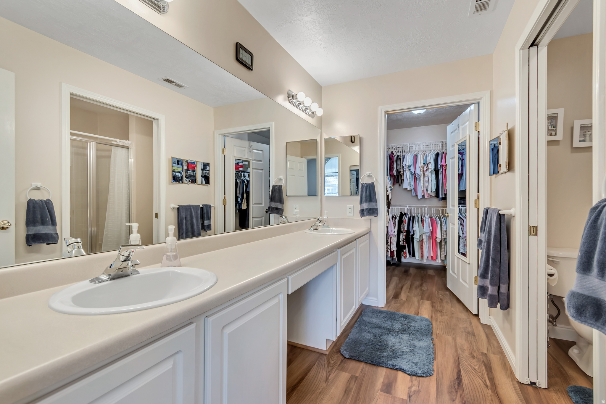 VALLEY VU VILLAS CONDOMINIUM - Residential