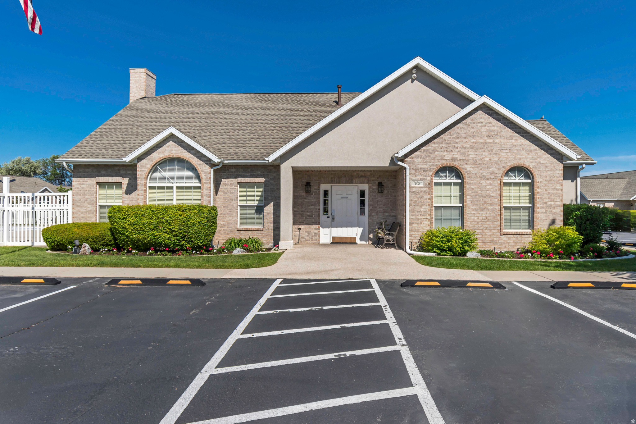 VALLEY VU VILLAS CONDOMINIUM - Residential