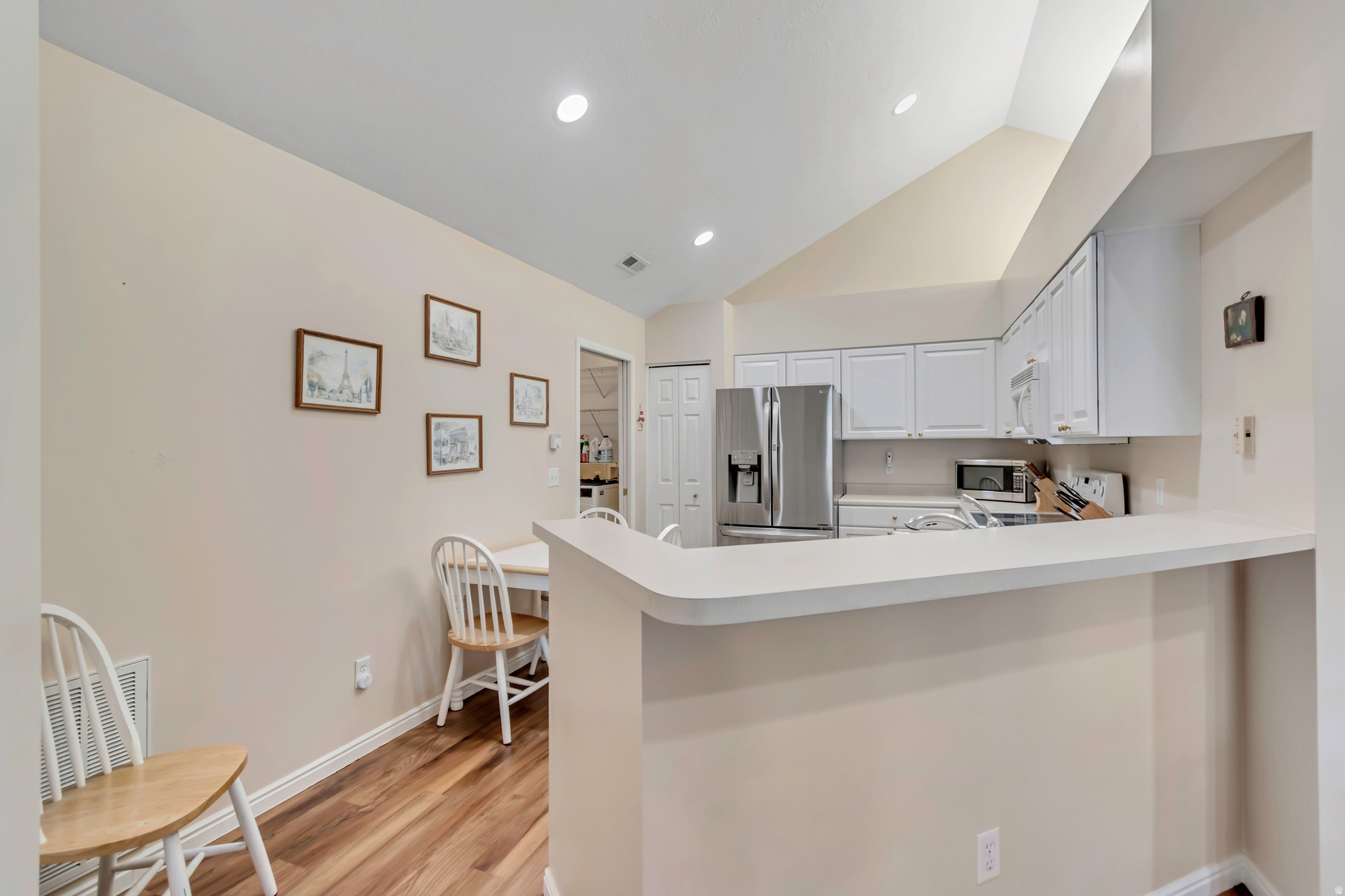 VALLEY VU VILLAS CONDOMINIUM - Residential