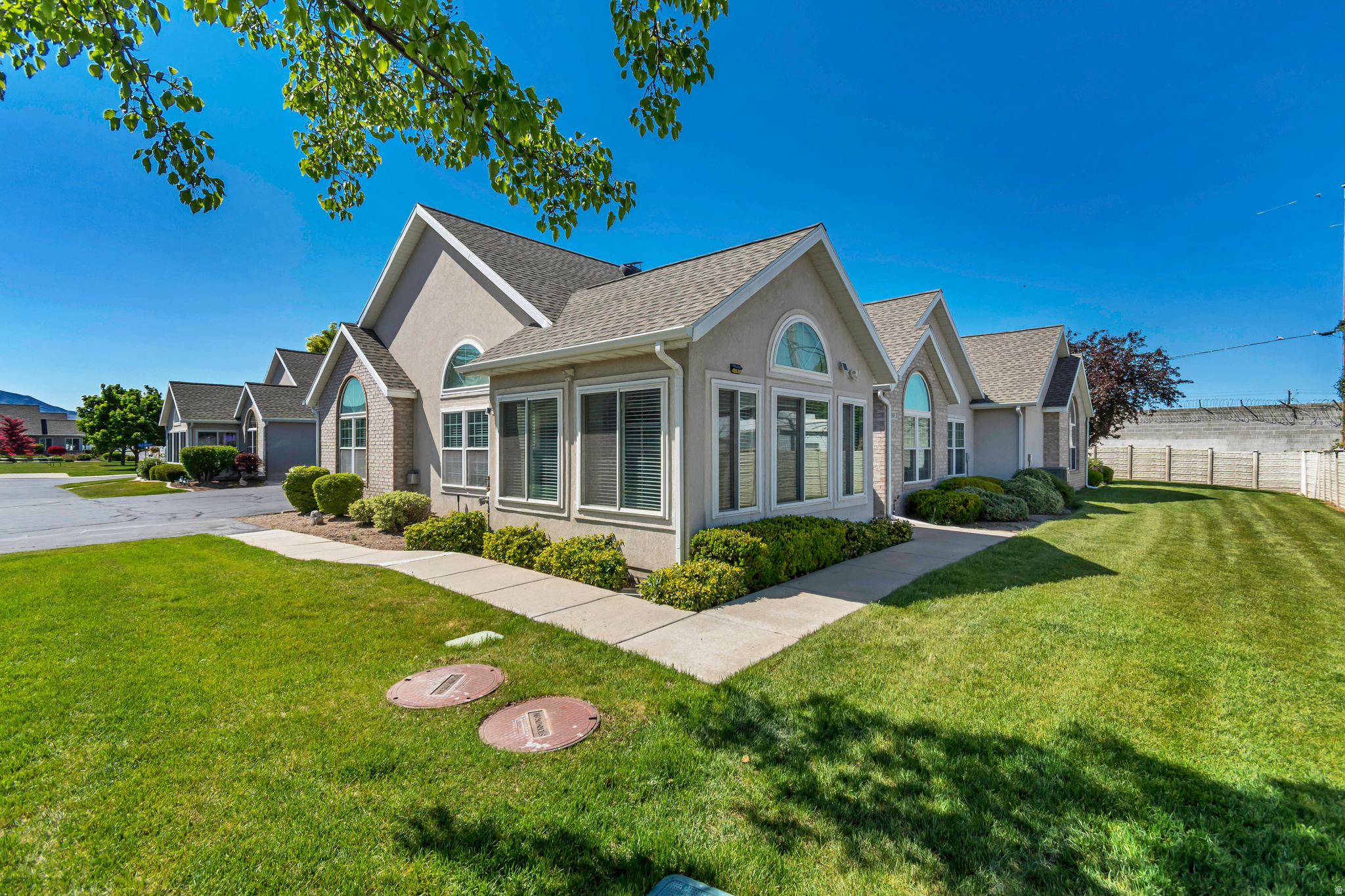 VALLEY VU VILLAS CONDOMINIUM - Residential