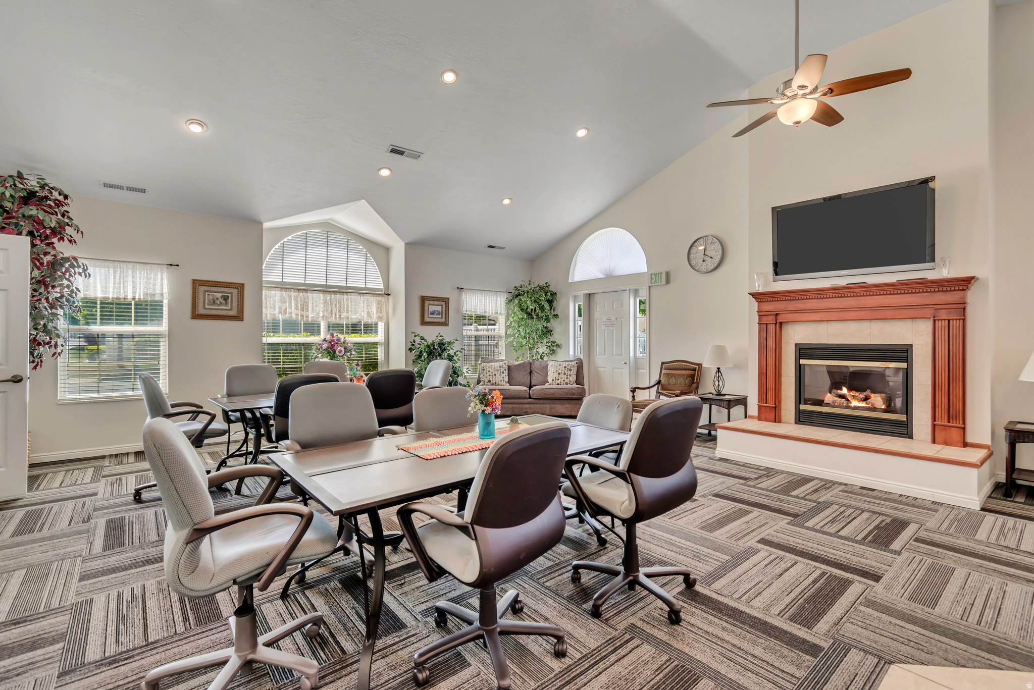 VALLEY VU VILLAS CONDOMINIUM - Residential