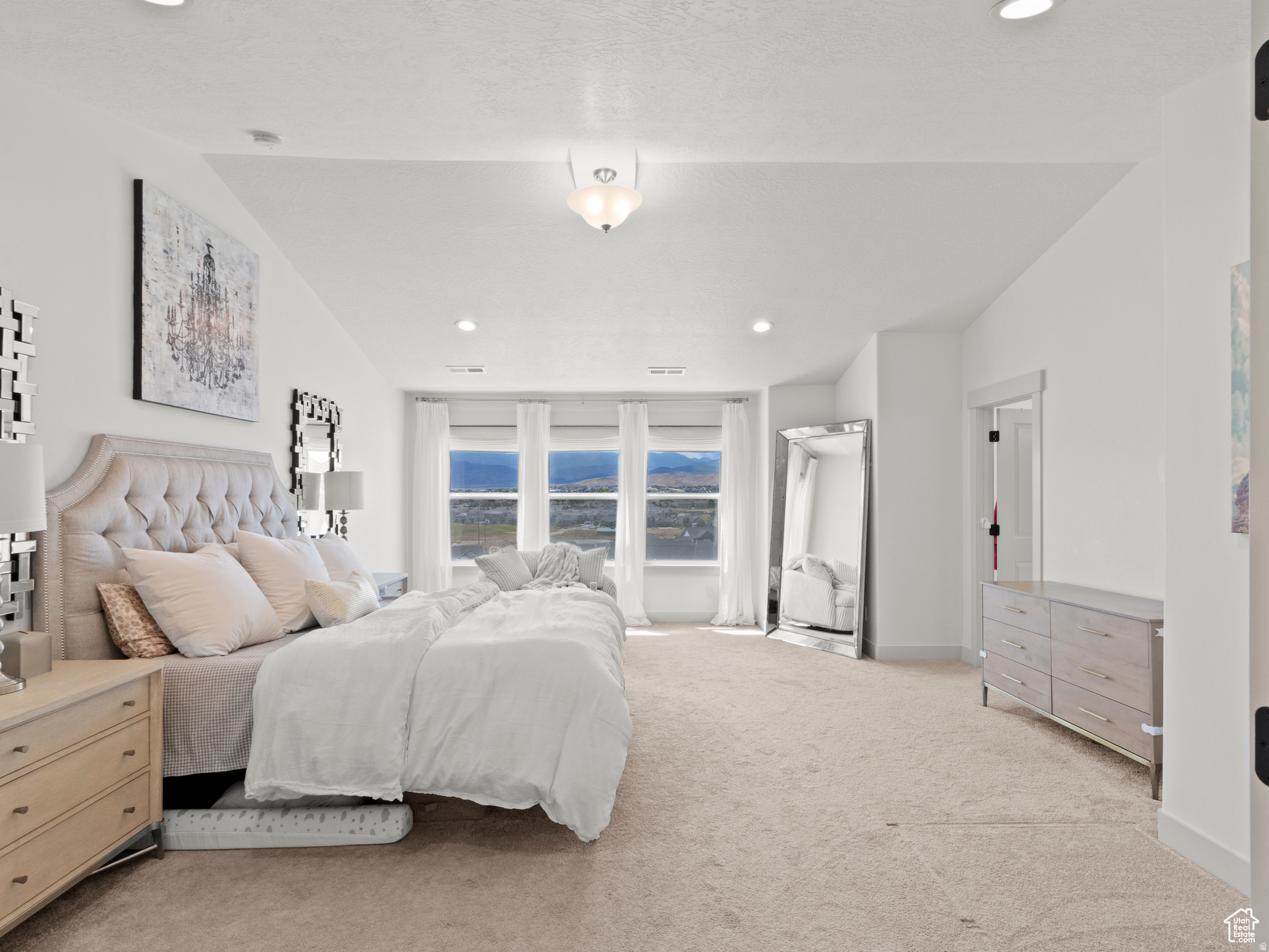 QUAILHILL - Residential