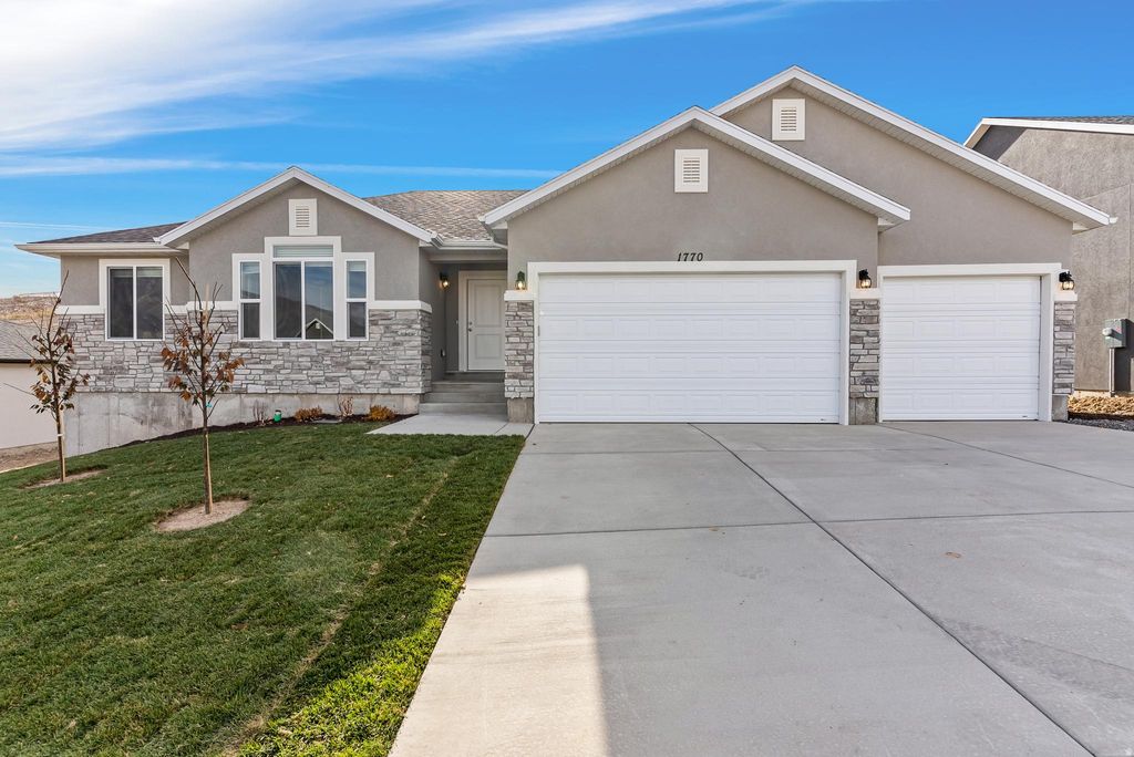 Photo of 393 N SLANT RD #31, Spanish Fork, UT 84660 (MLS # 2141873)