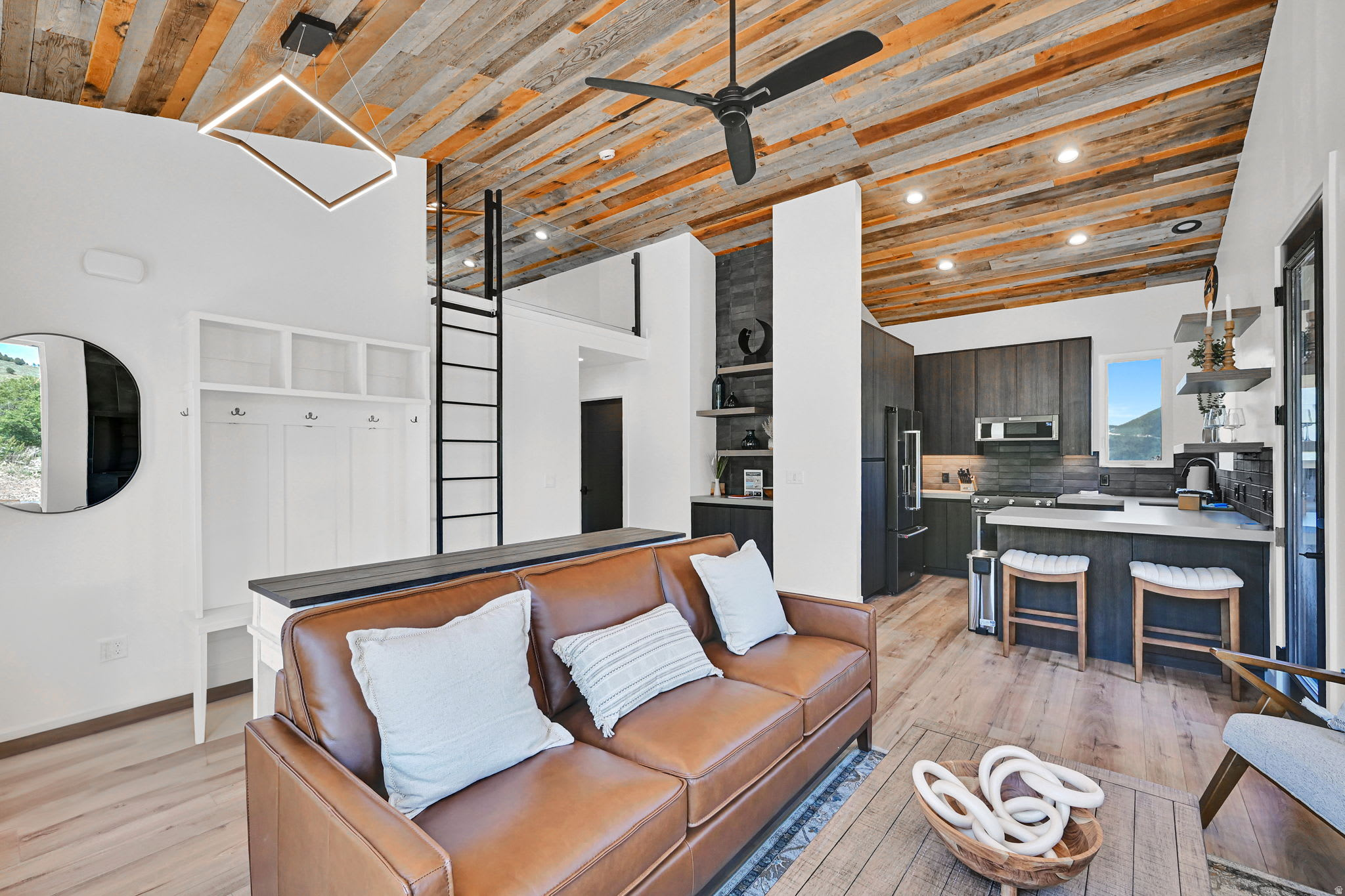 THE BRIDGES CABINS - Residential