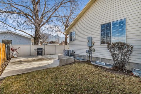 Tiny photo for 6993 S 1620 E, Cottonwood Heights, UT 84121 (MLS # 2136053)