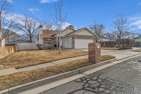 Tiny photo for 6993 S 1620 E, Cottonwood Heights, UT 84121 (MLS # 2136053)