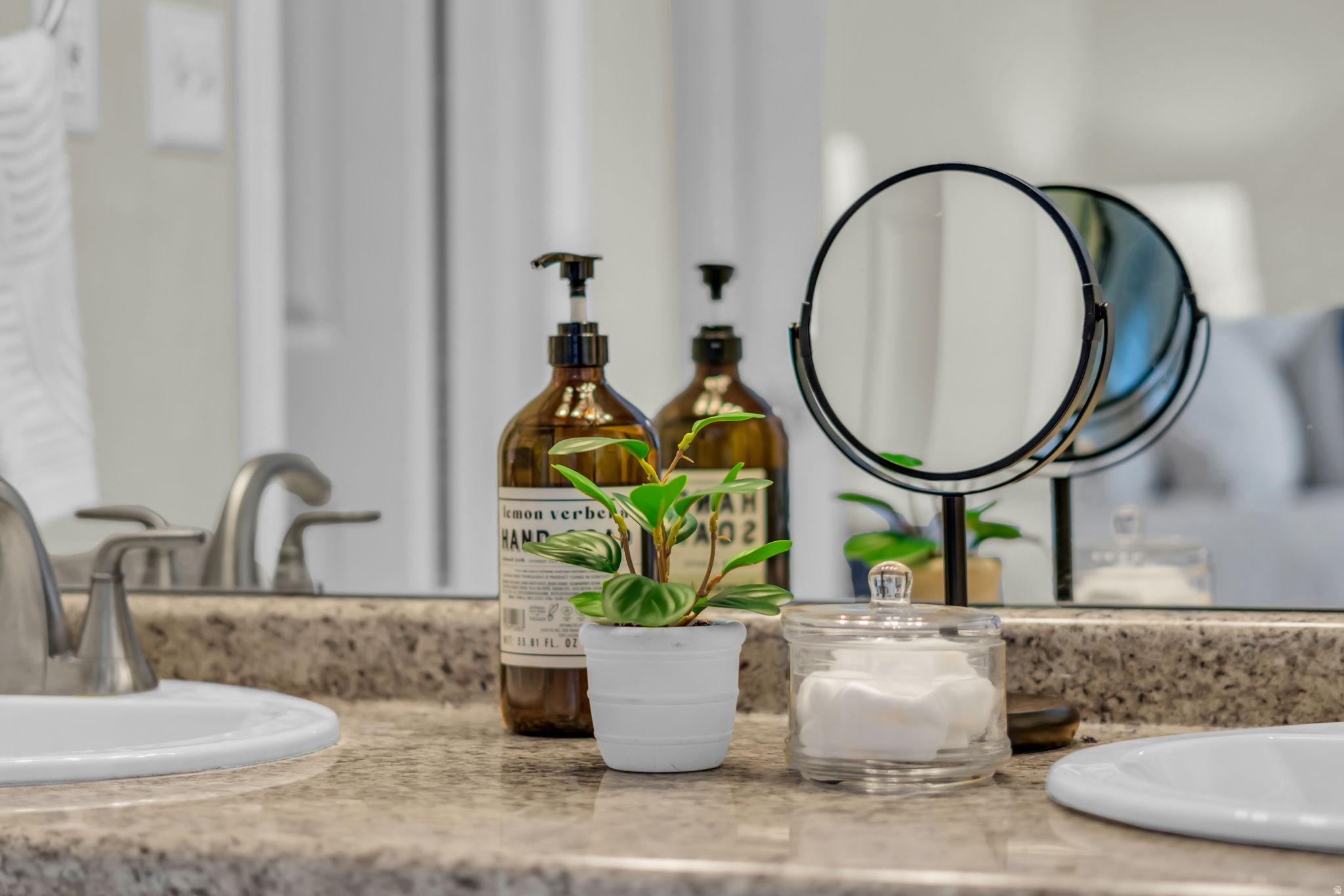 VISTA VENTES - Residential