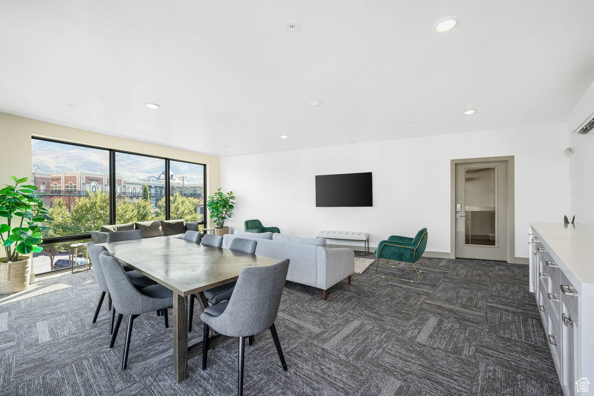 STATION AT HOLLADAY - Residential