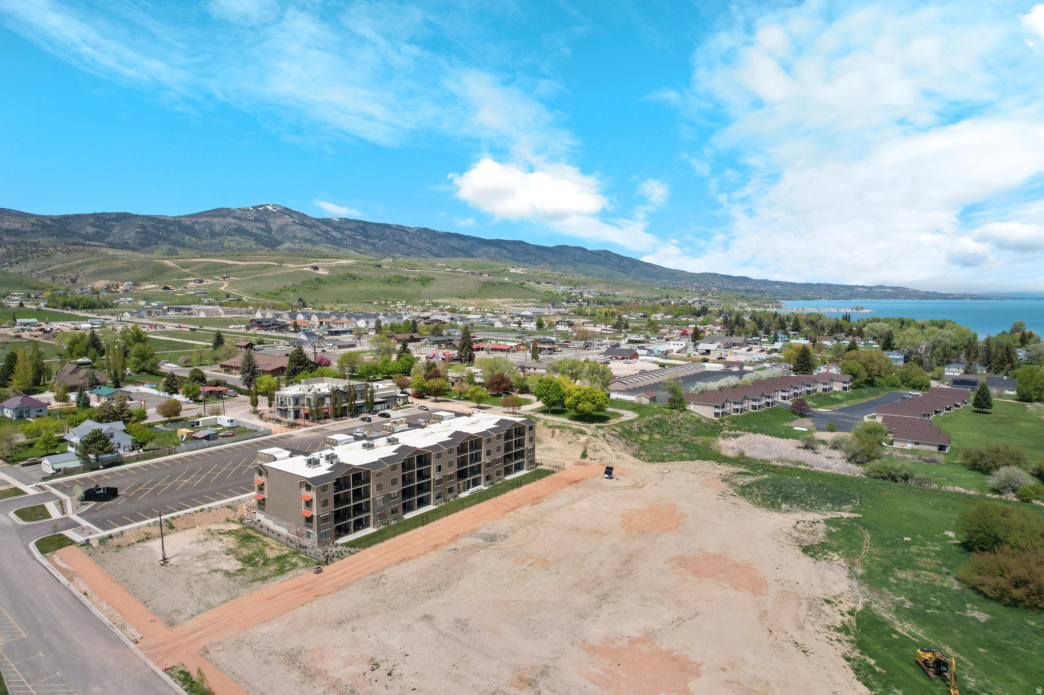 LAKE RESIDENCES AT BEAR LAKE PH 8 - Residential