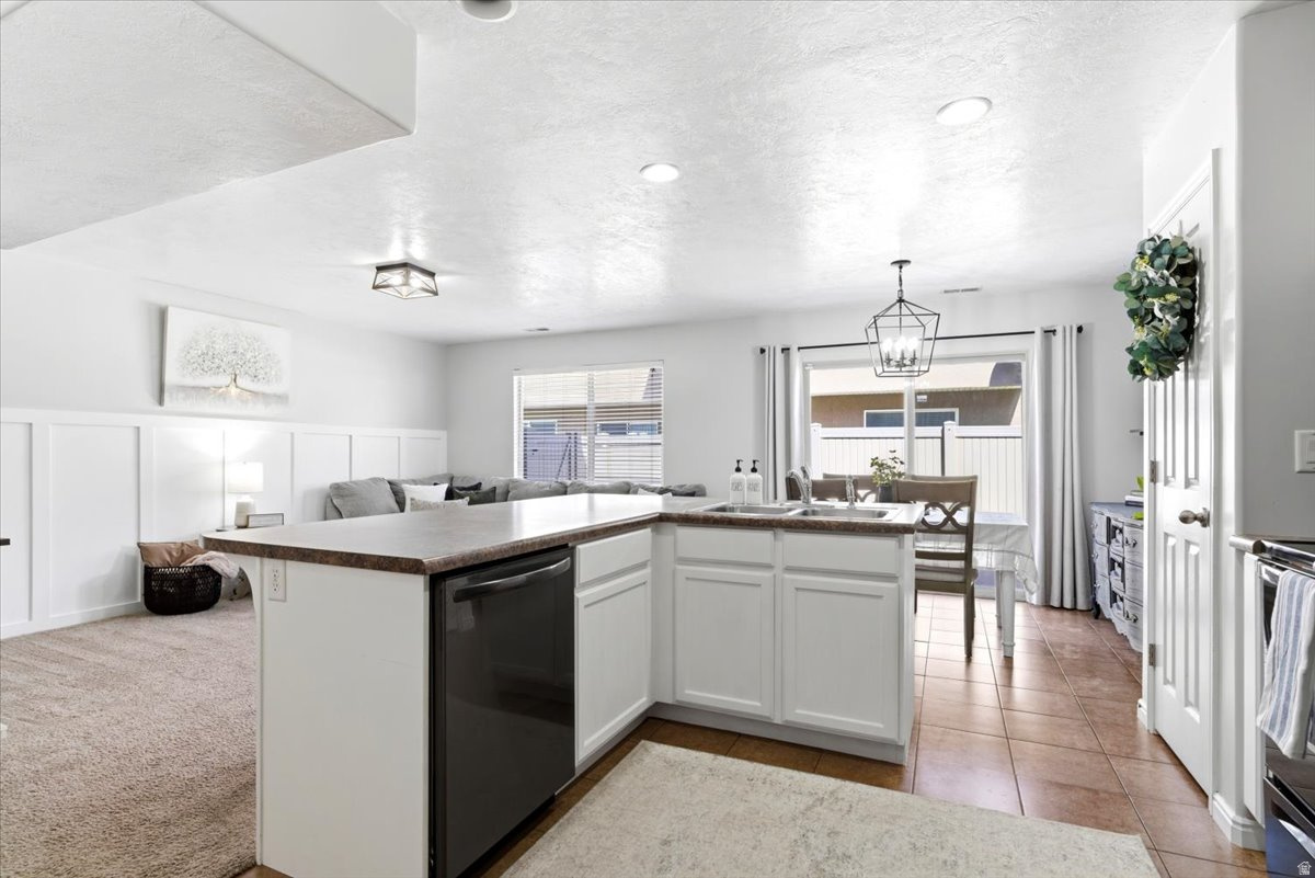 NEW TOWNE SQUARE - Residential