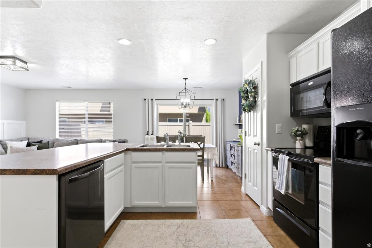 NEW TOWNE SQUARE - Residential
