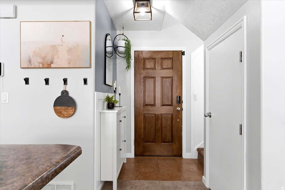 NEW TOWNE SQUARE - Residential