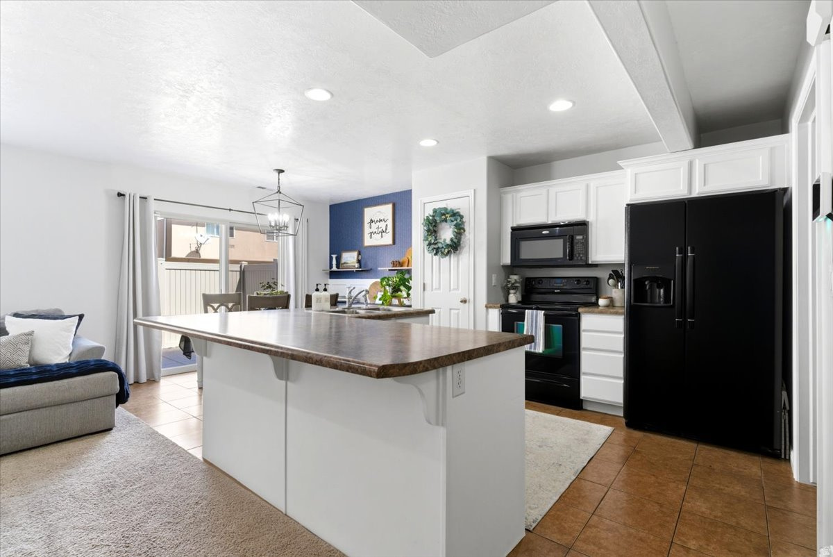 NEW TOWNE SQUARE - Residential