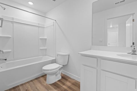 Tiny photo for 2101 S WOLVERINE WAY #2432, Washington, UT 84780 (MLS # 2153348)