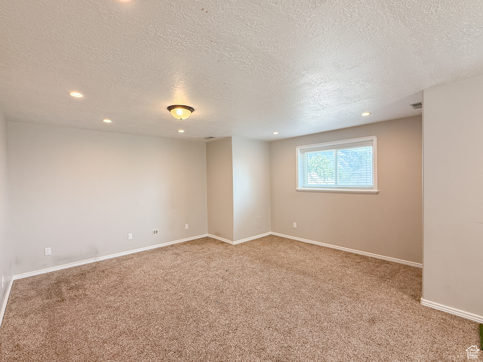 NORTH OAKS COVE - Residential