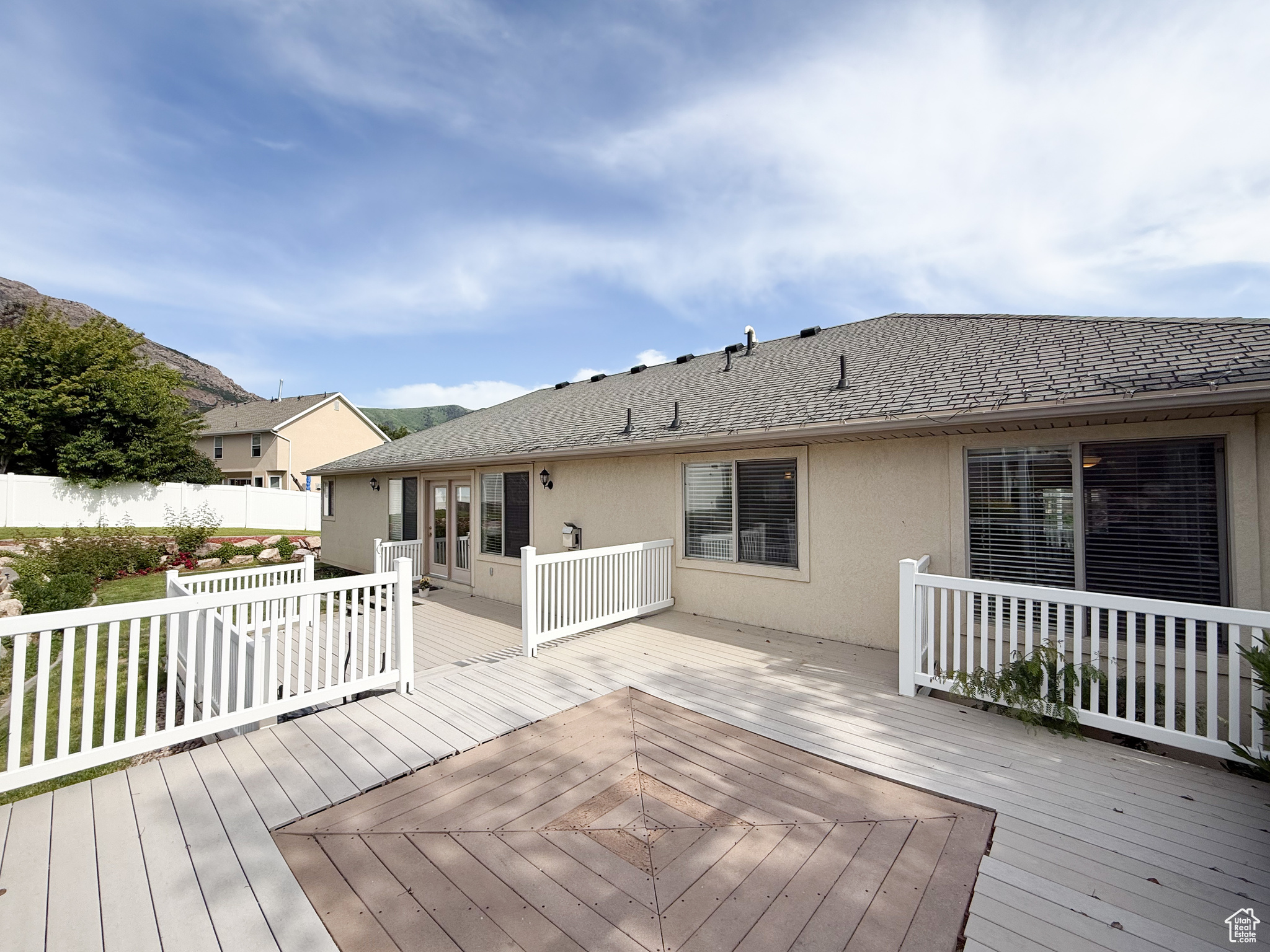 NORTH OAKS COVE - Residential