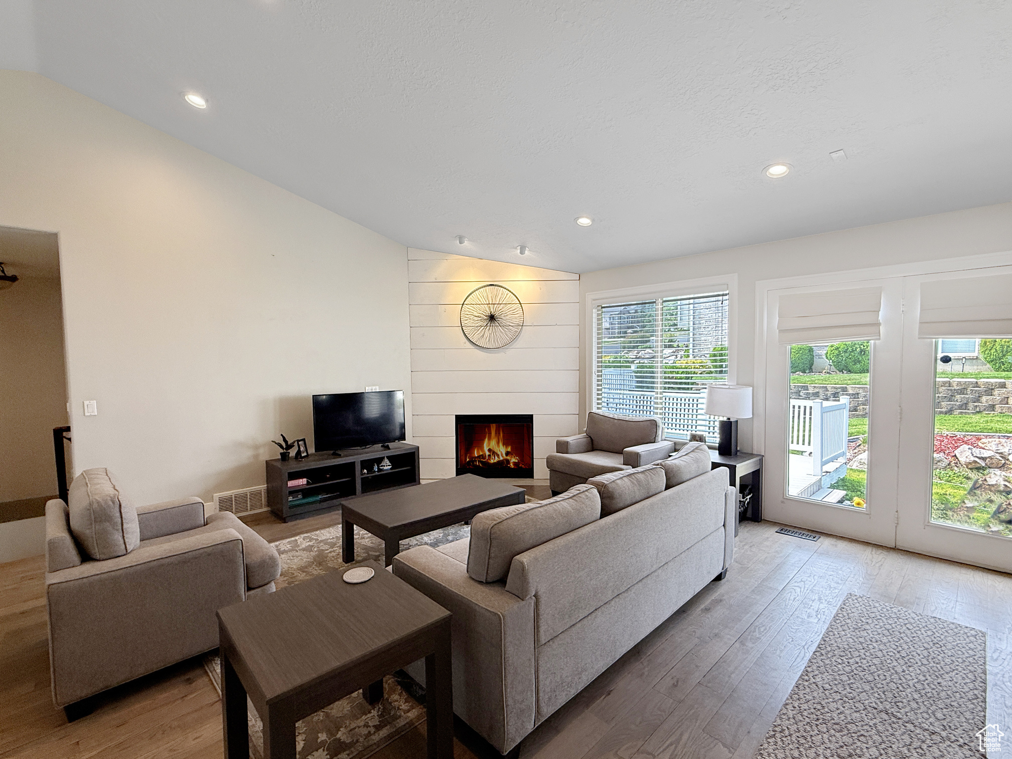 NORTH OAKS COVE - Residential