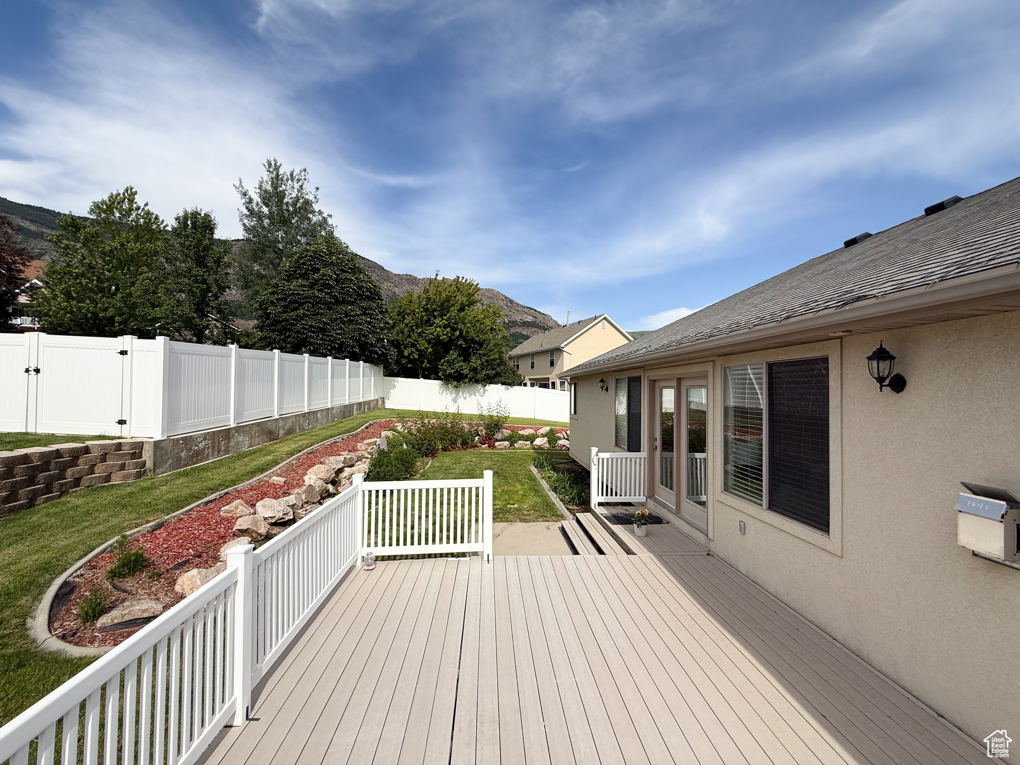 NORTH OAKS COVE - Residential