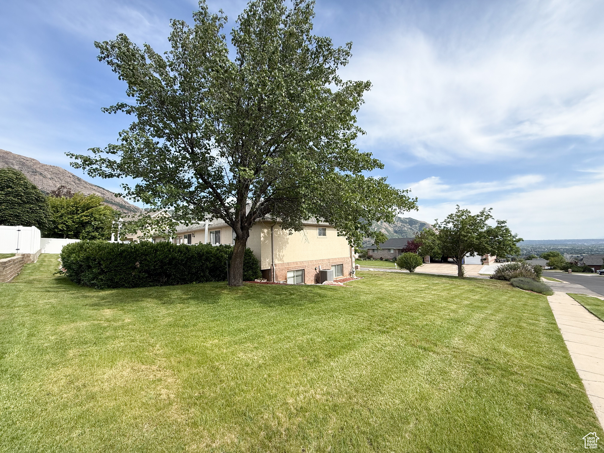 NORTH OAKS COVE - Residential