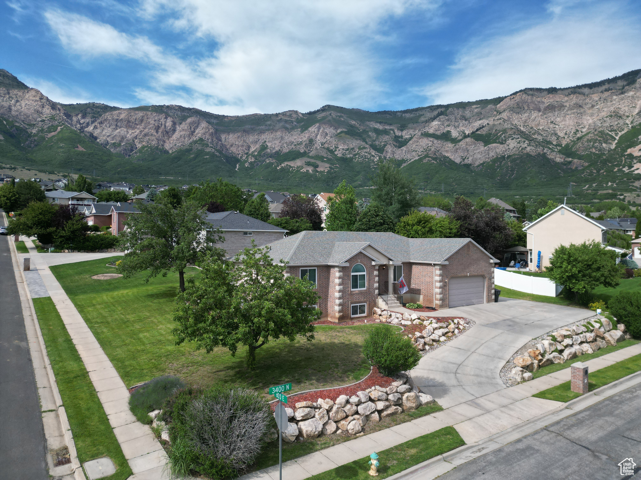 NORTH OAKS COVE - Residential