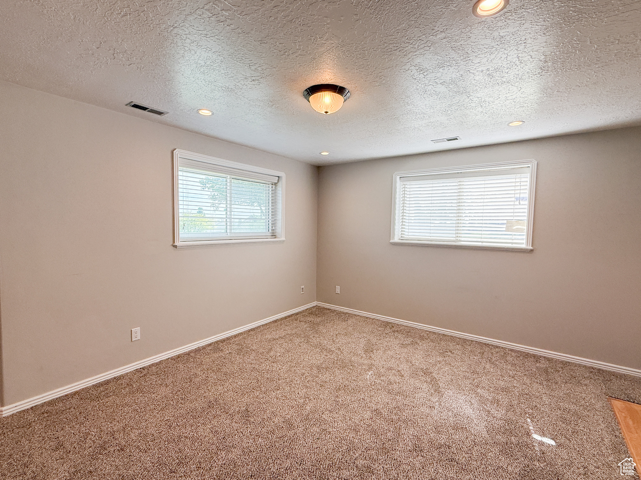 NORTH OAKS COVE - Residential