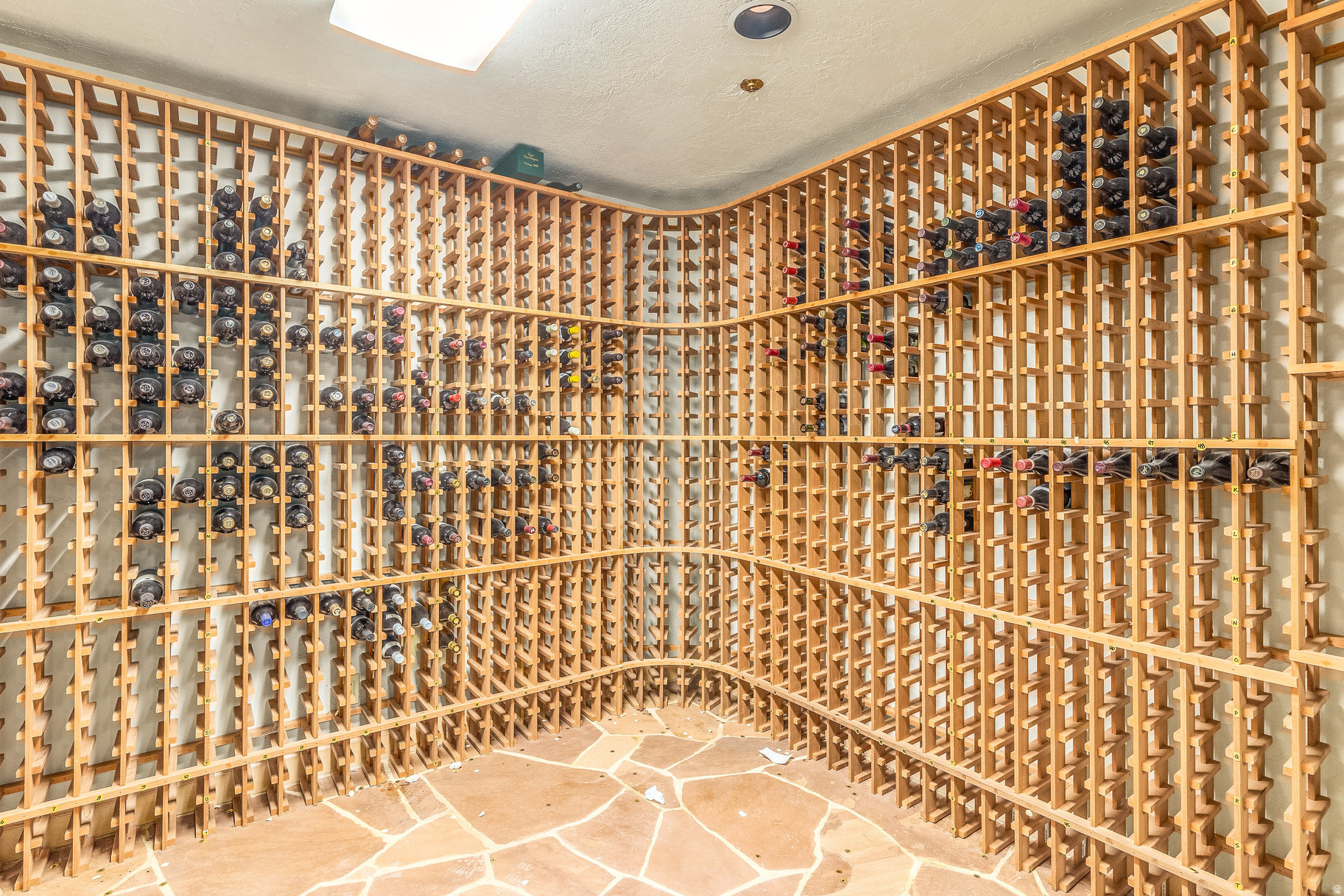 STAG LODGE PHASE 1 CONDOMINIUM - Residential