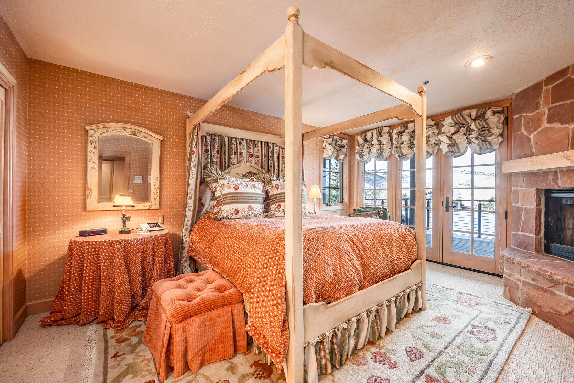 STAG LODGE PHASE 1 CONDOMINIUM - Residential