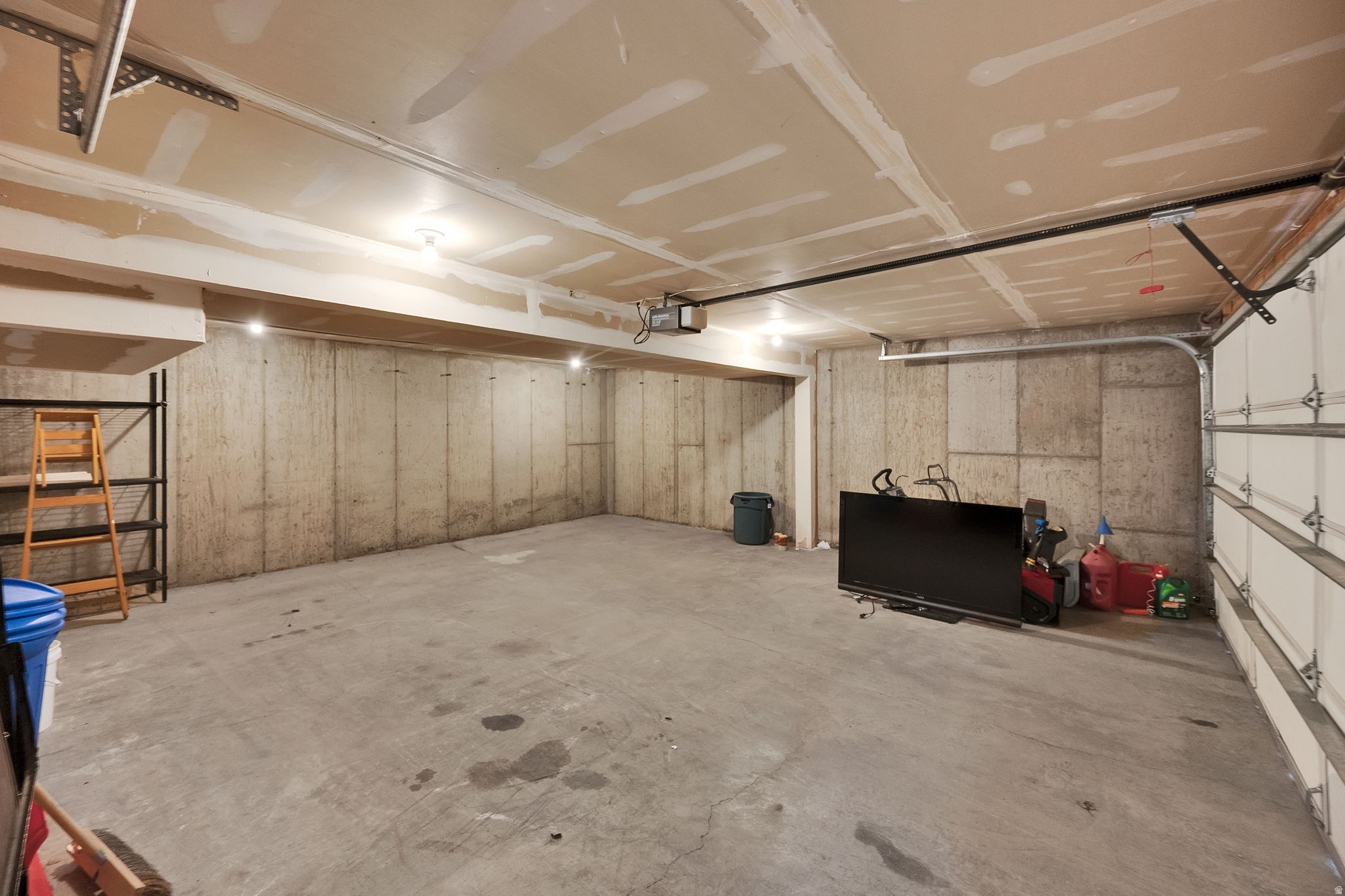 TIMBER LAKES - Residential