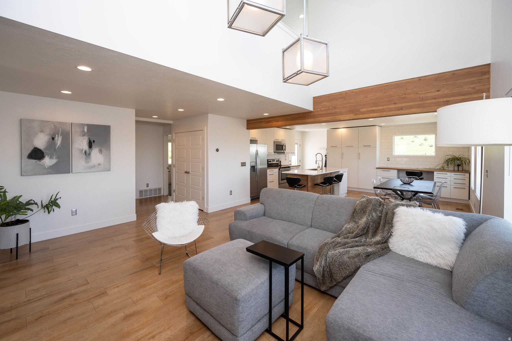 CASTLE HILLS - Residential