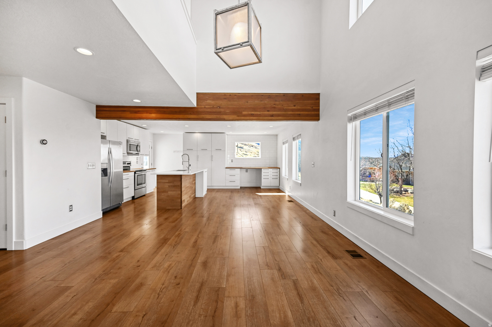 CASTLE HILLS - Residential