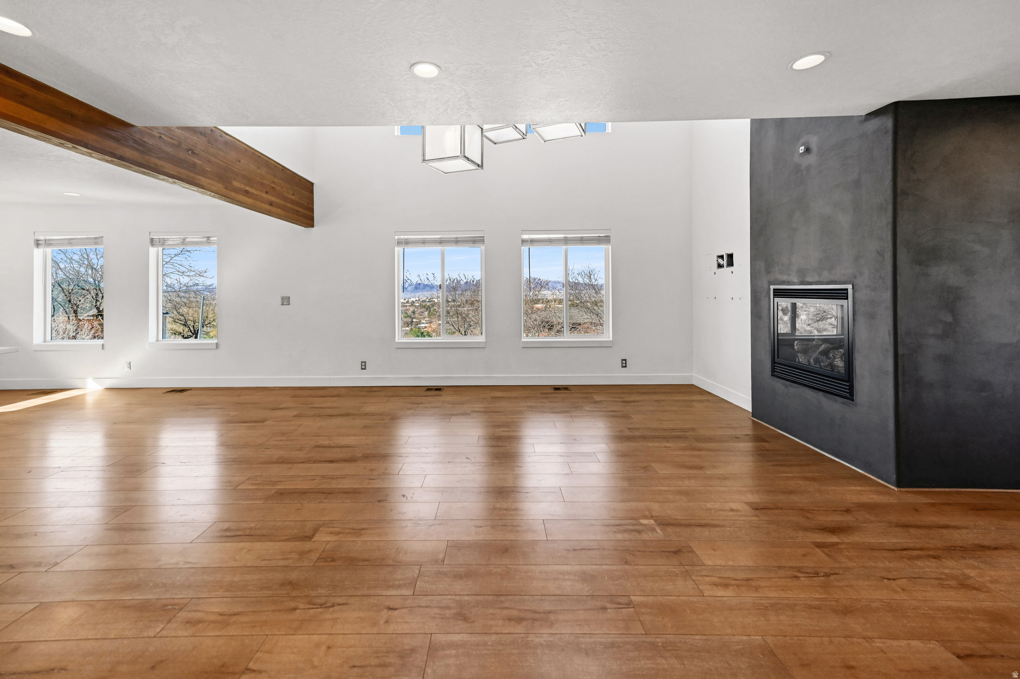 CASTLE HILLS - Residential