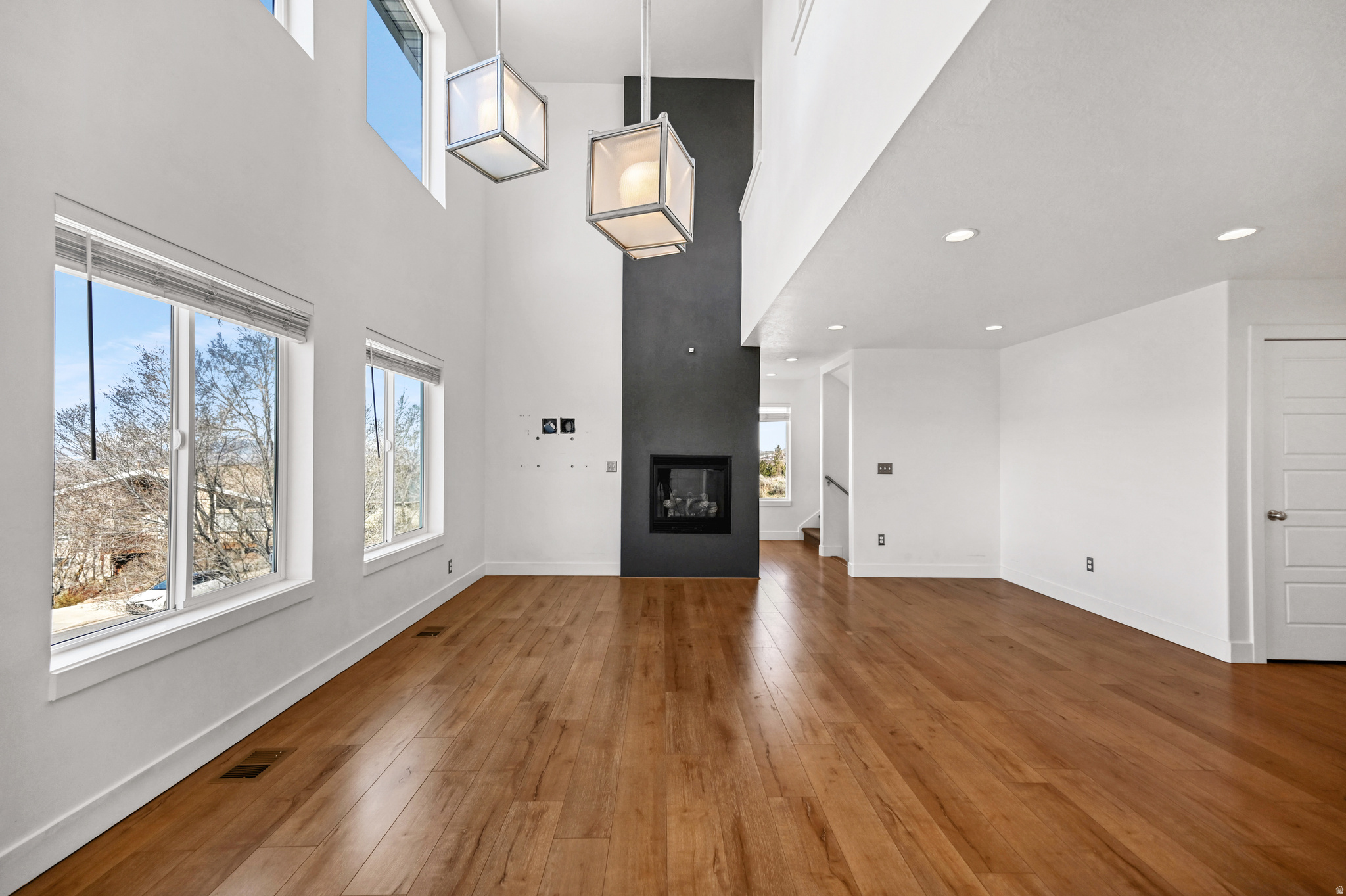 CASTLE HILLS - Residential