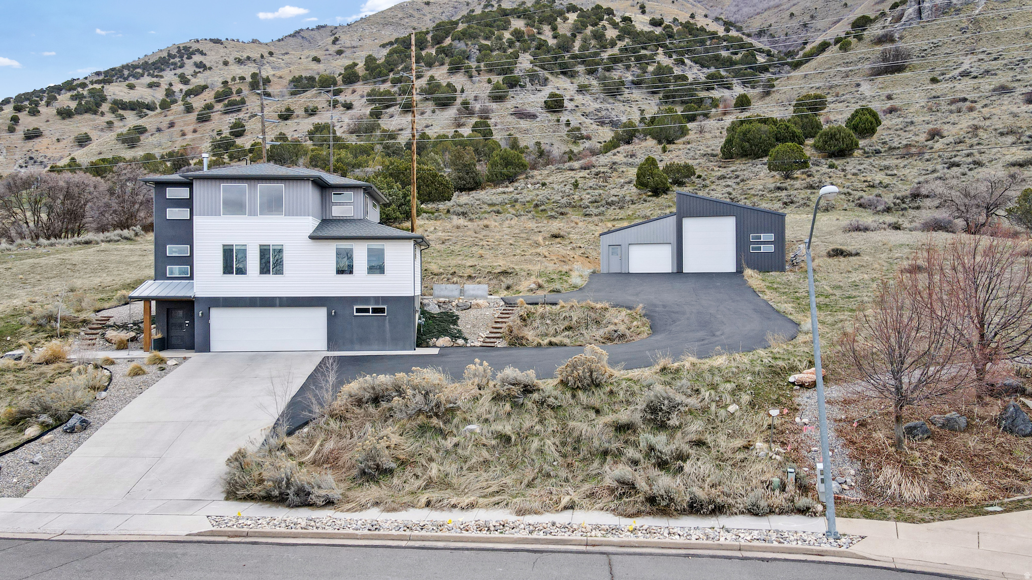 CASTLE HILLS - Residential