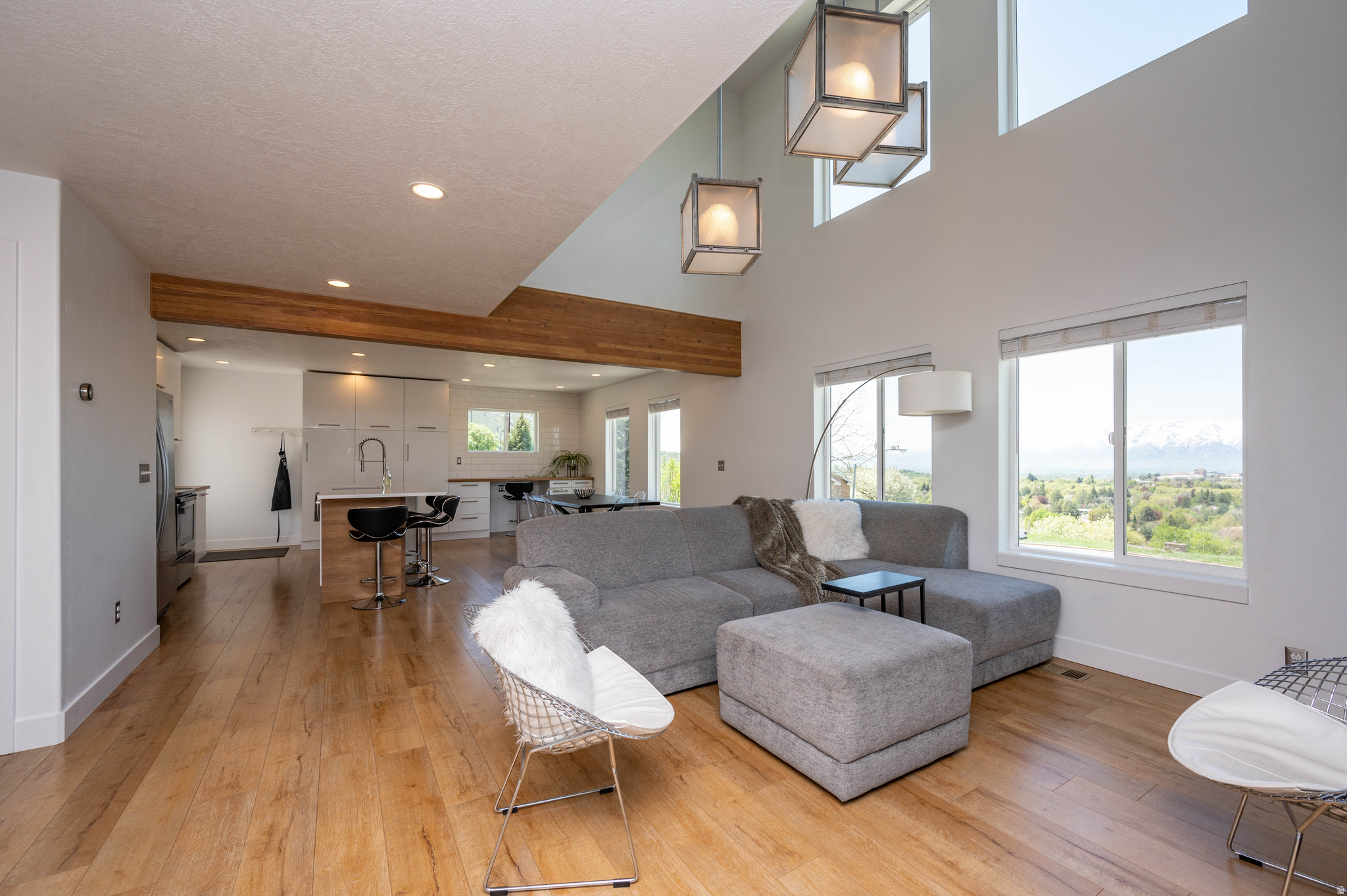 CASTLE HILLS - Residential