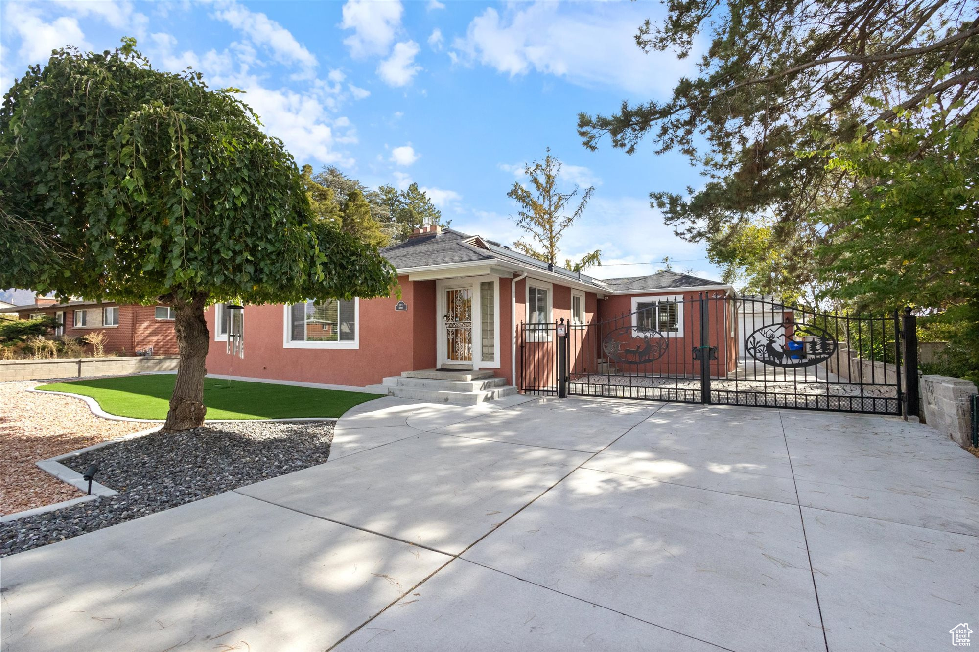 TWIN PEAKS - Residential