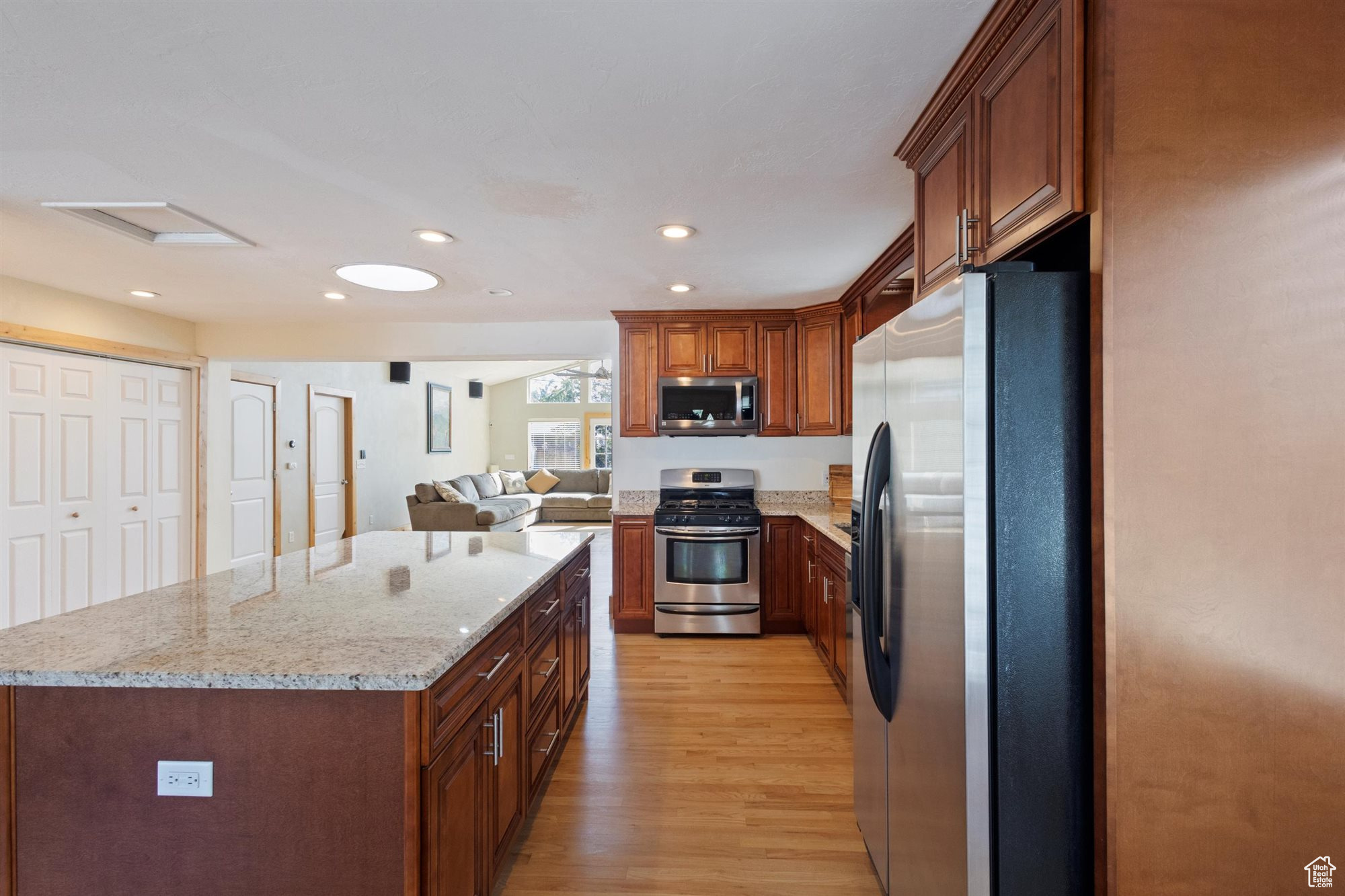 TWIN PEAKS - Residential