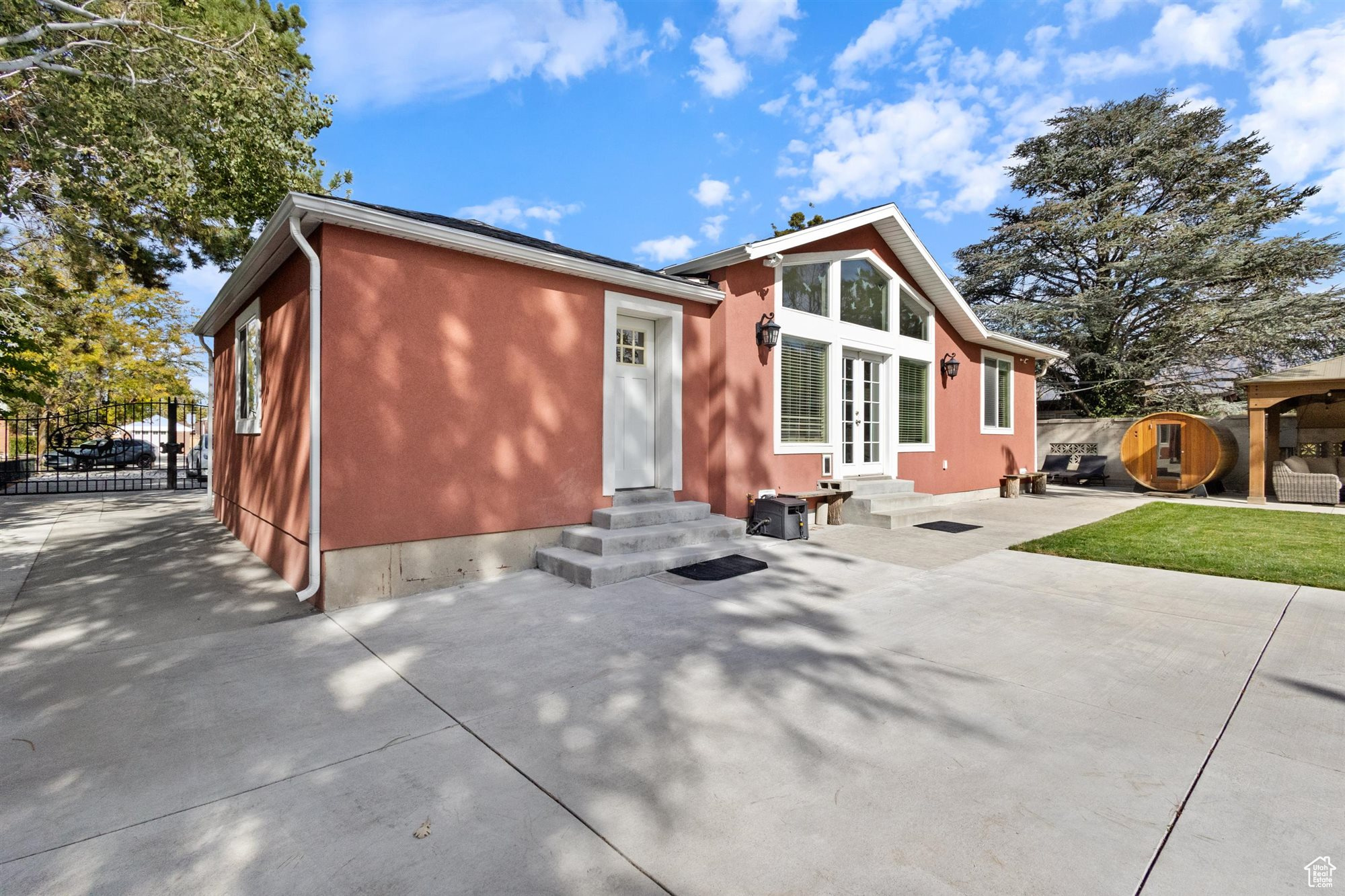 TWIN PEAKS - Residential